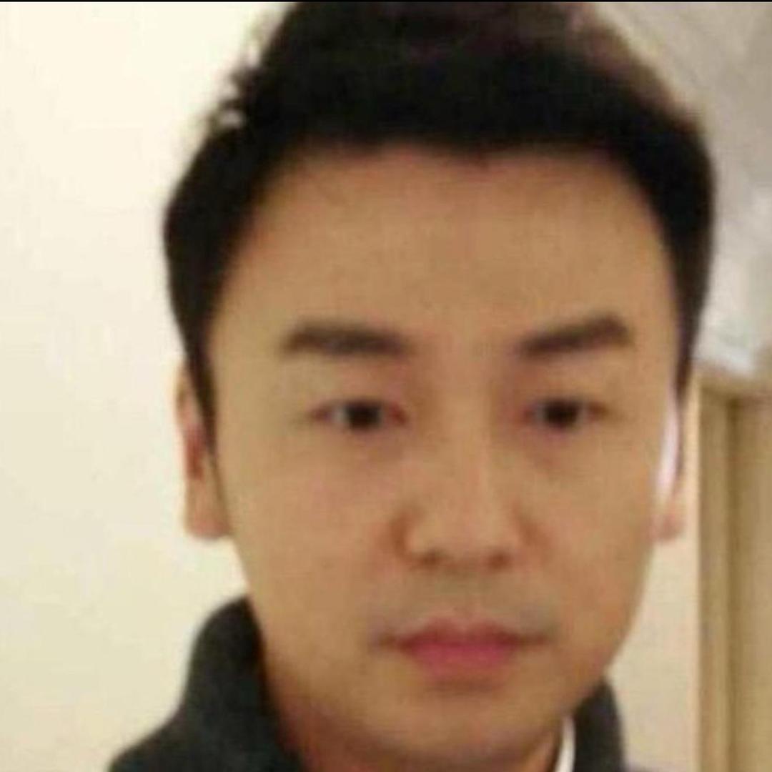 一朵风中摇曳的陈俊生