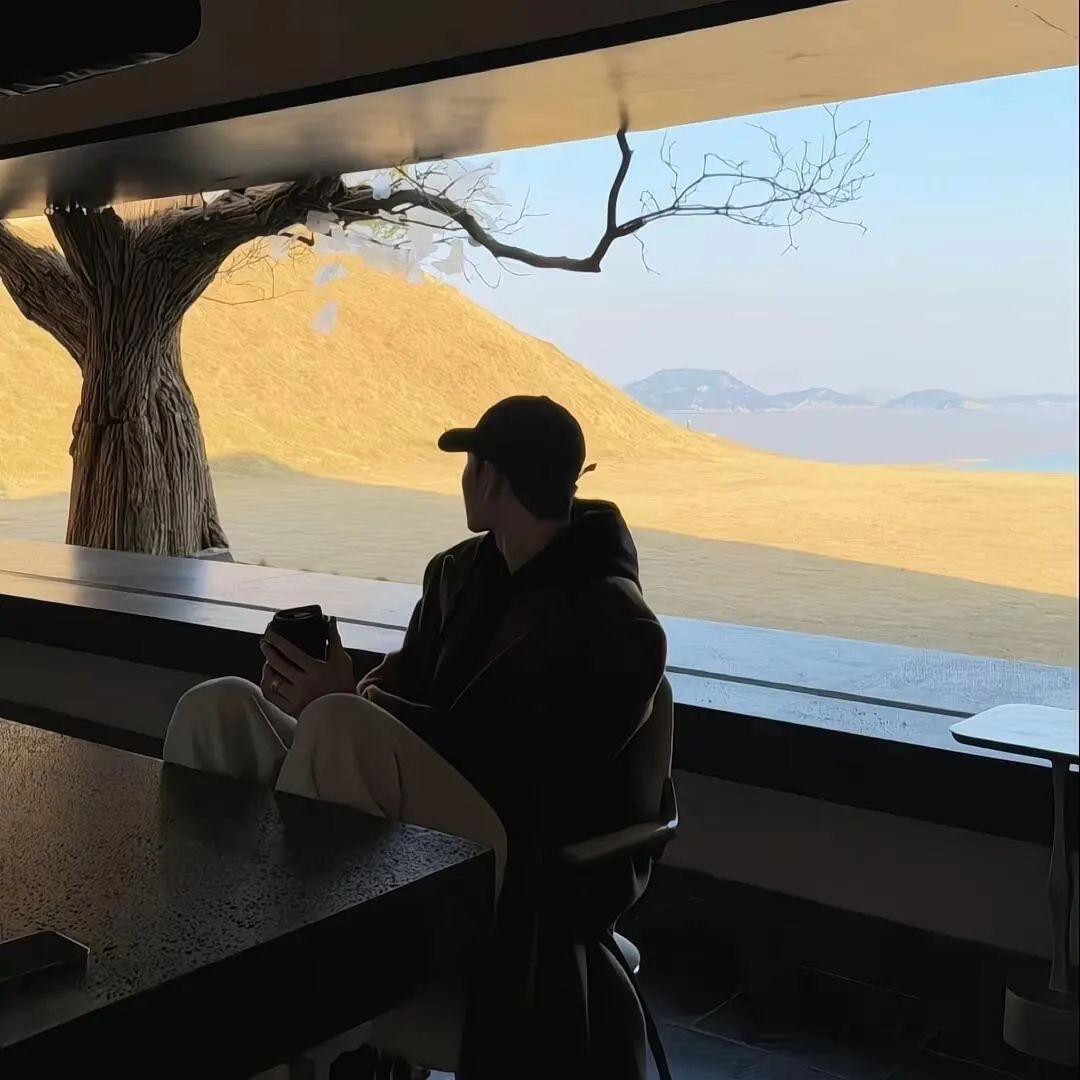 四月