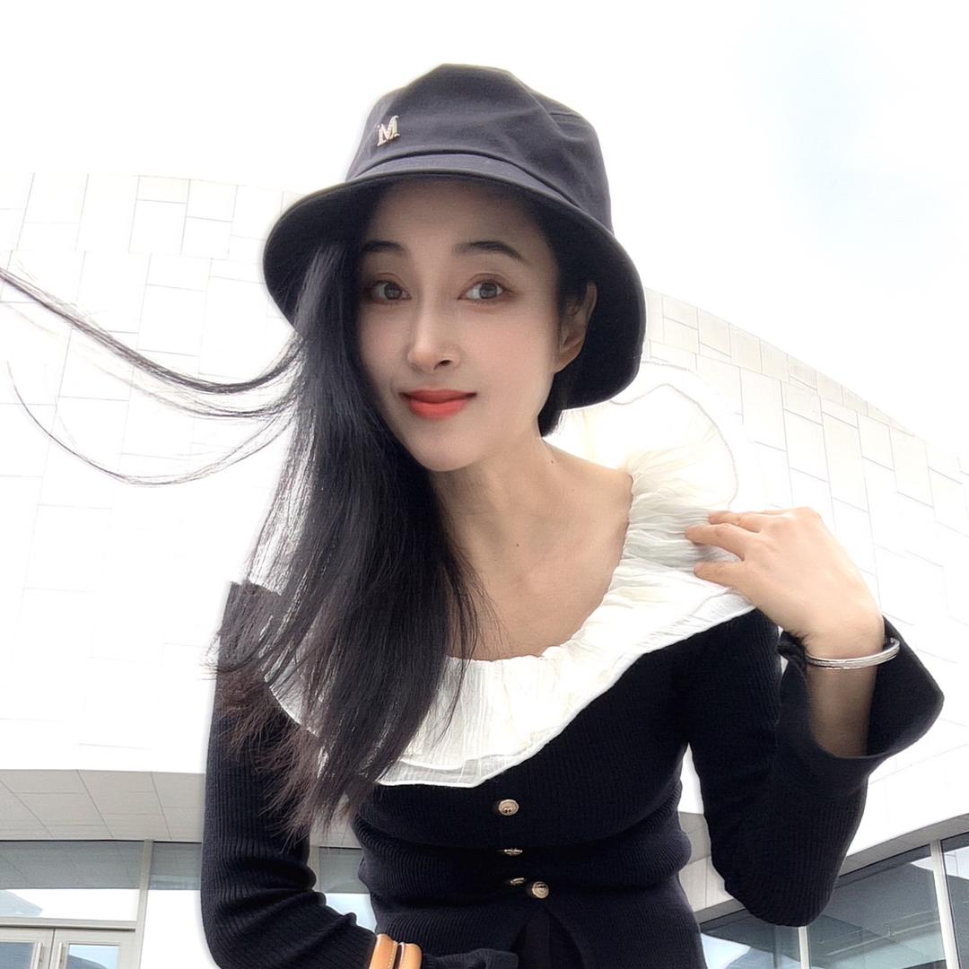 演员李润华