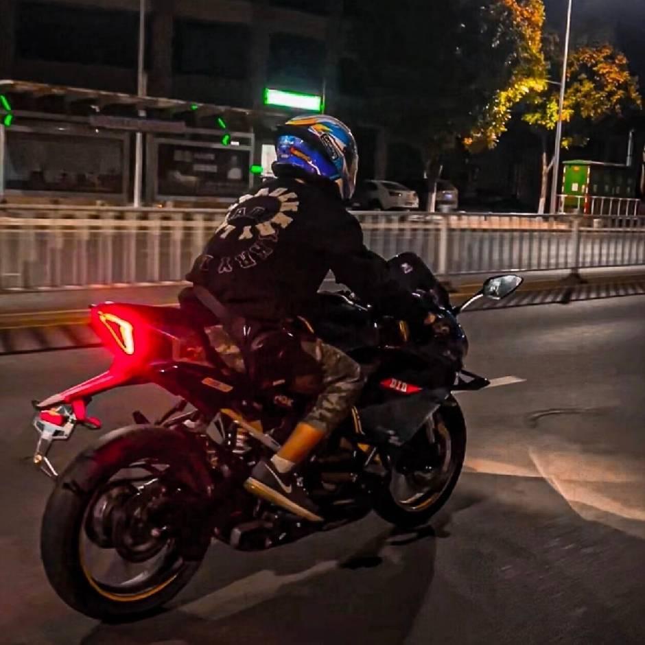 难博万🏎