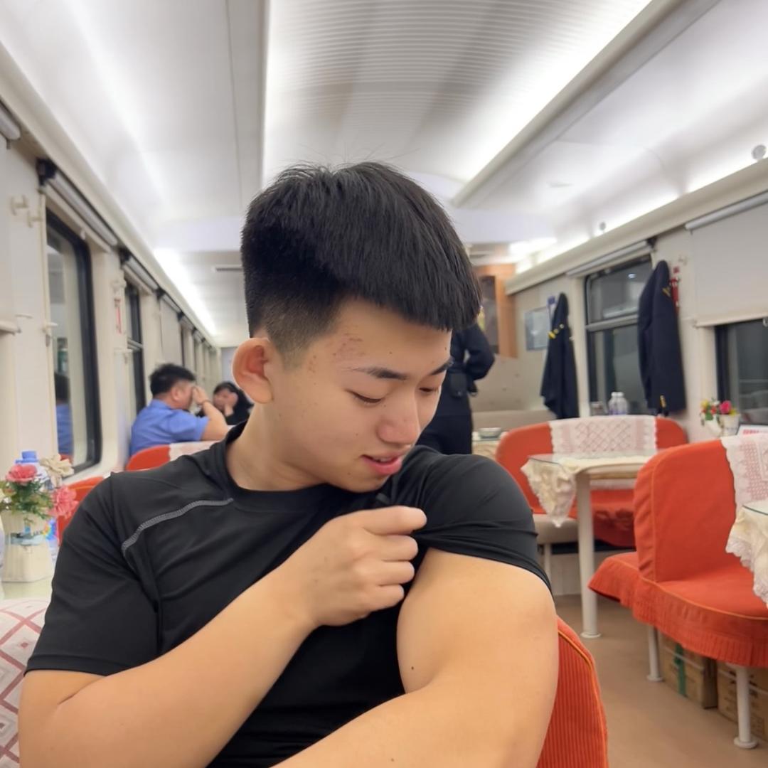 英俊潇洒还能打