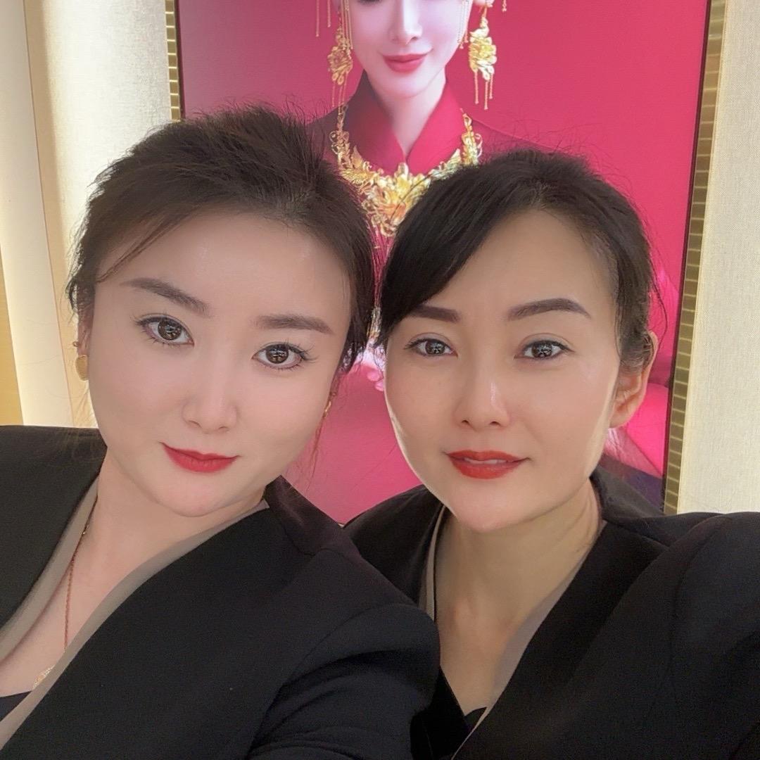 伊诺尔黄金  玉莹