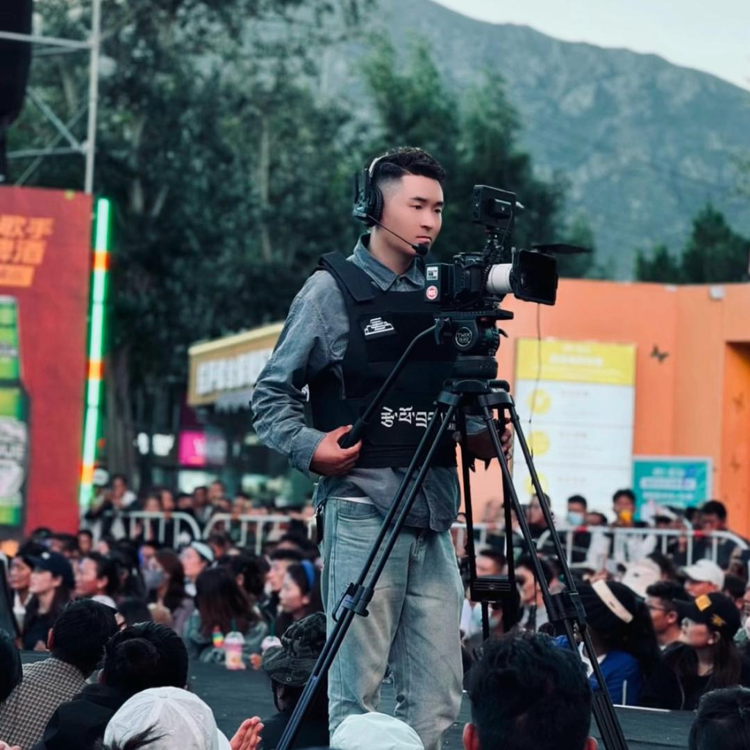 “一个镜头看世界”曲扎