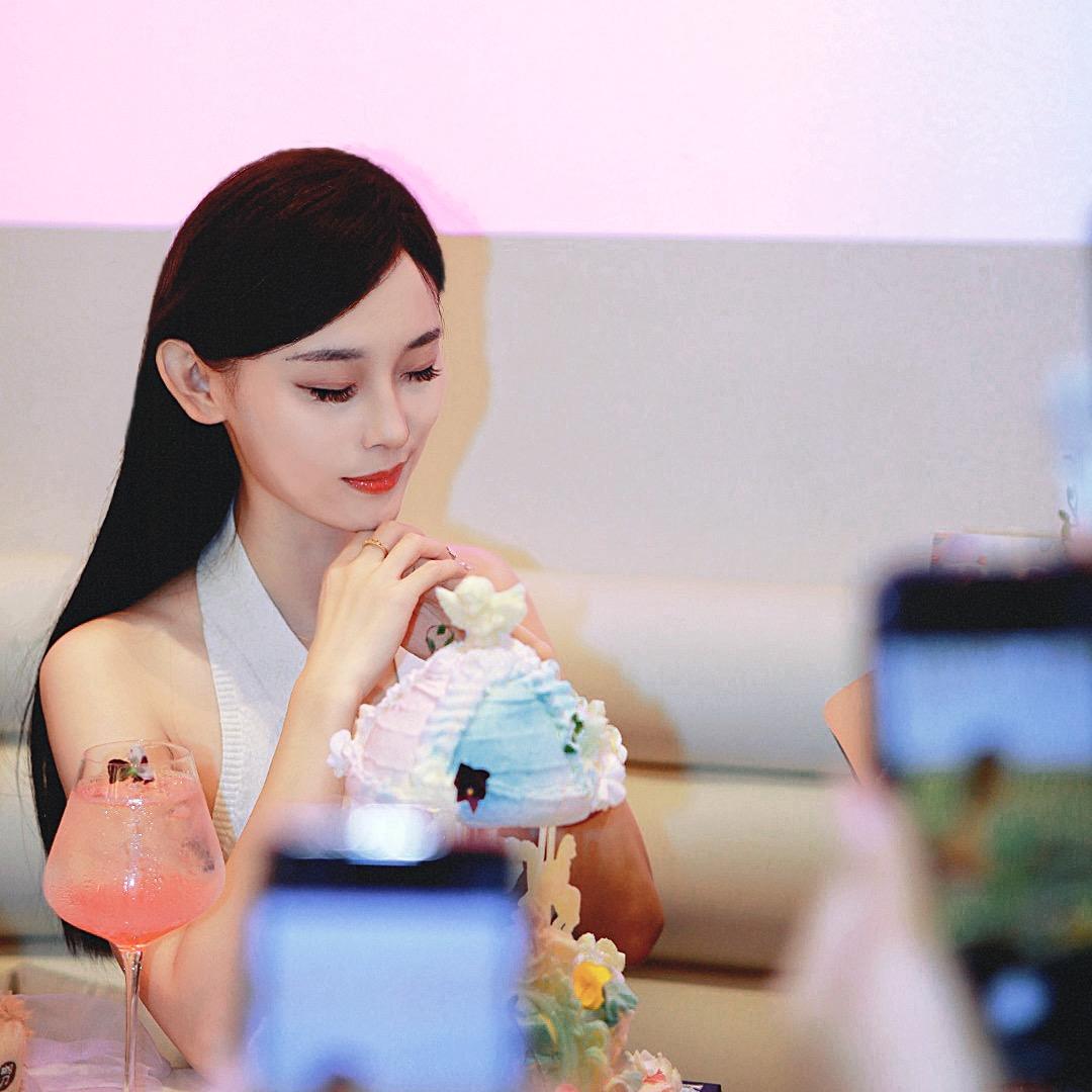 翻斗花园崔小丽👩🏻‍🦯