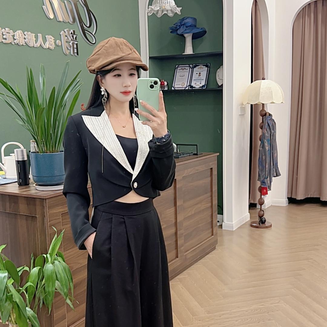丽世界女装店