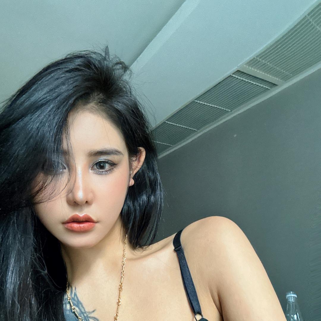 美娜y