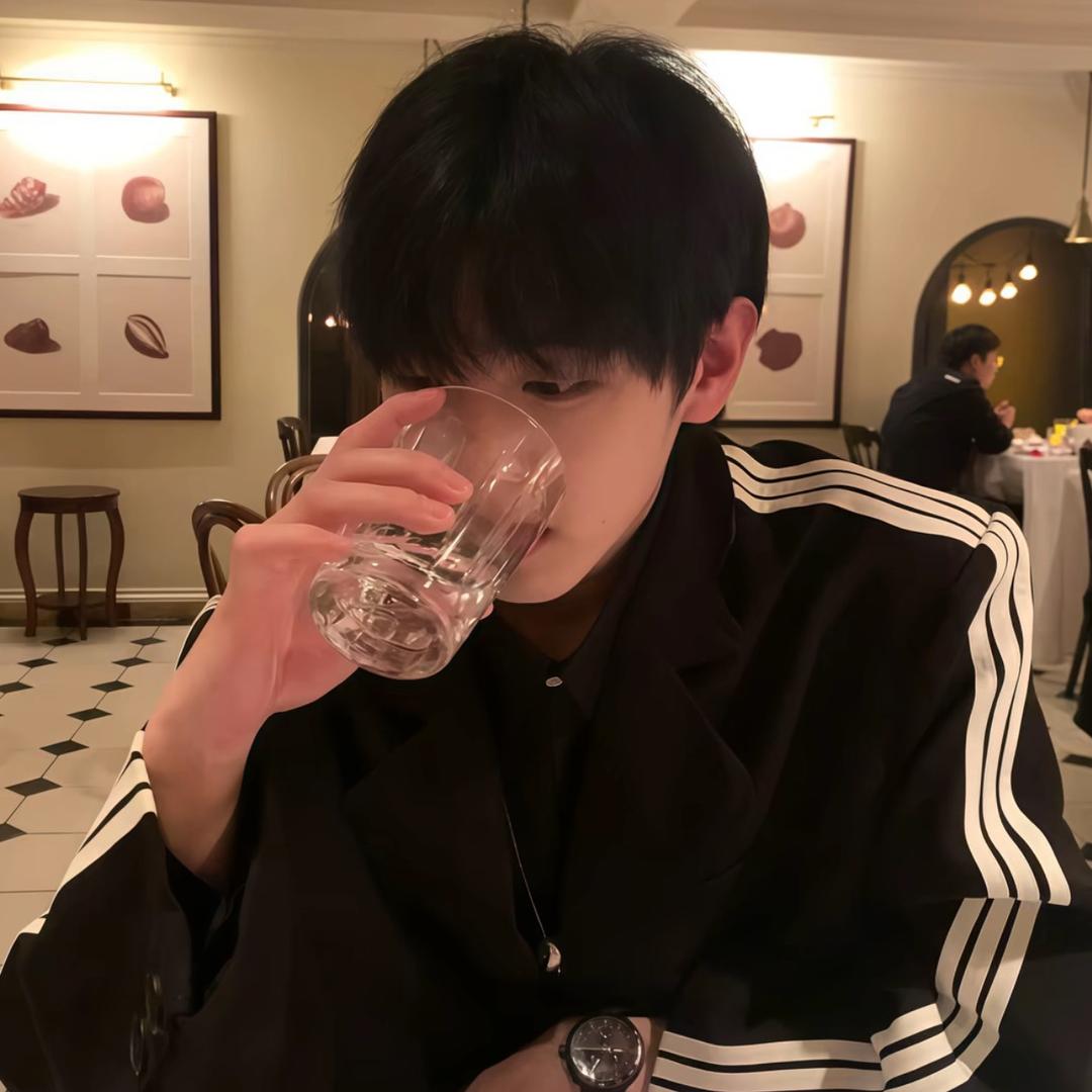 W. ㅤ