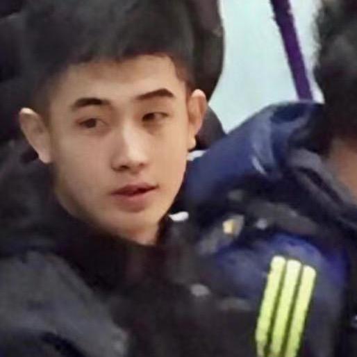 L.C.C.刘闯.