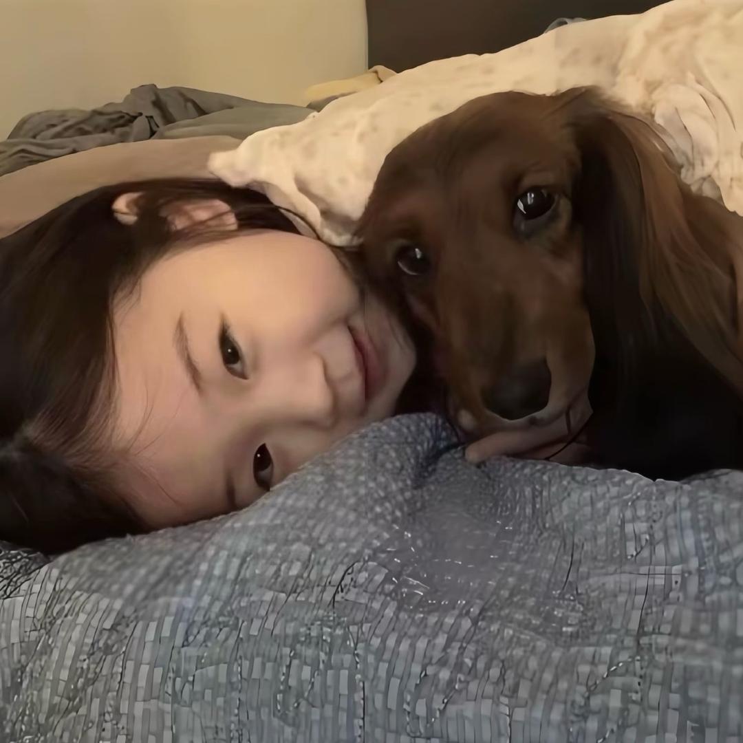 Y-.