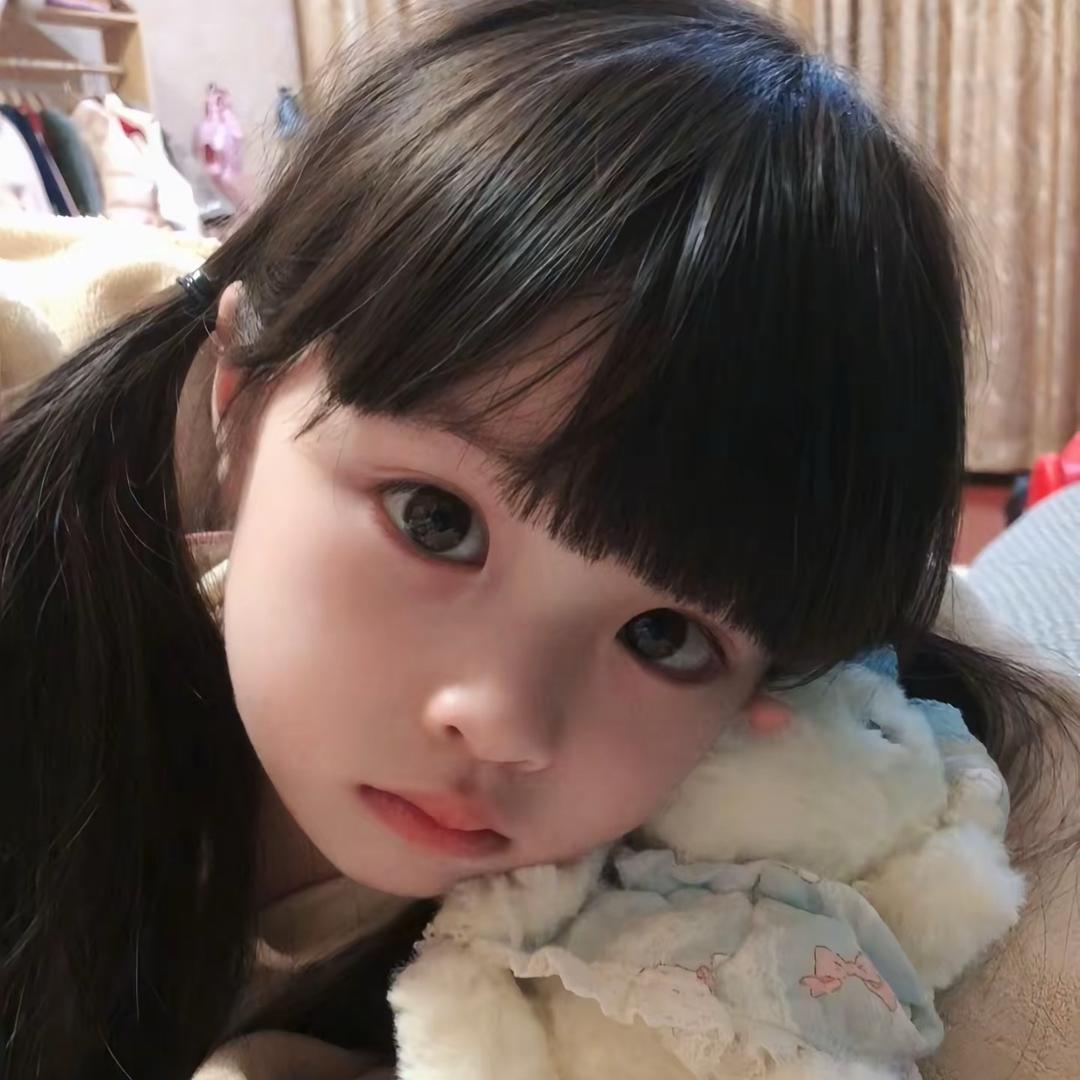 小小.