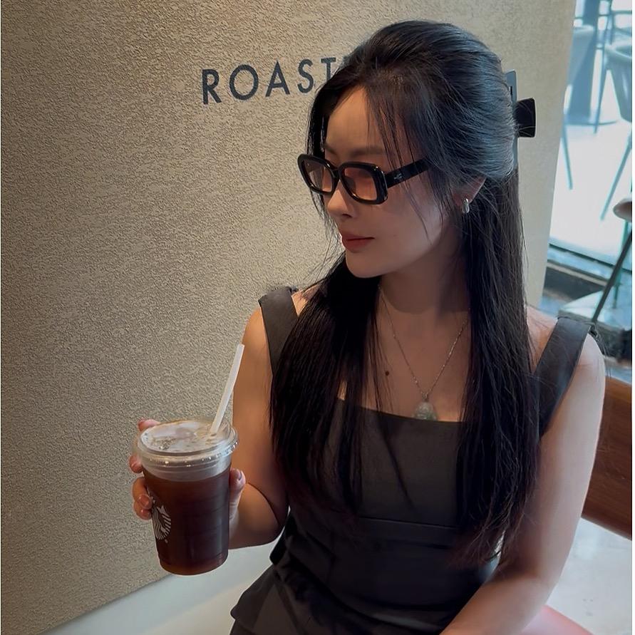 戳眉毛的美业大王