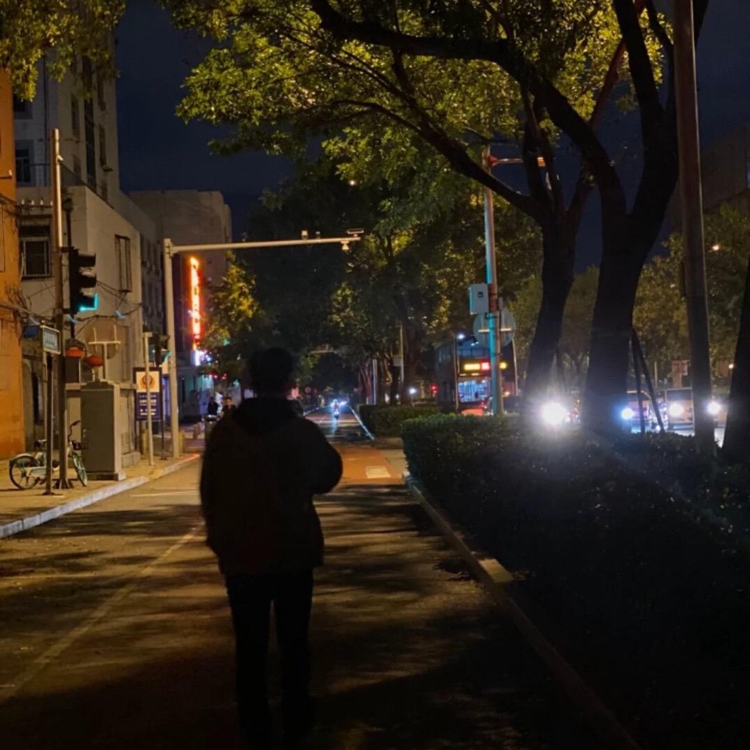 夜漫长.