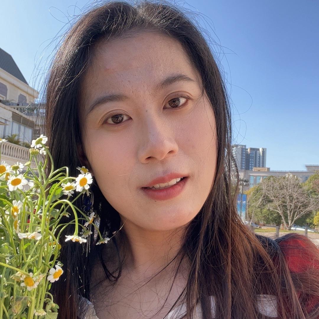 娜娜有点白