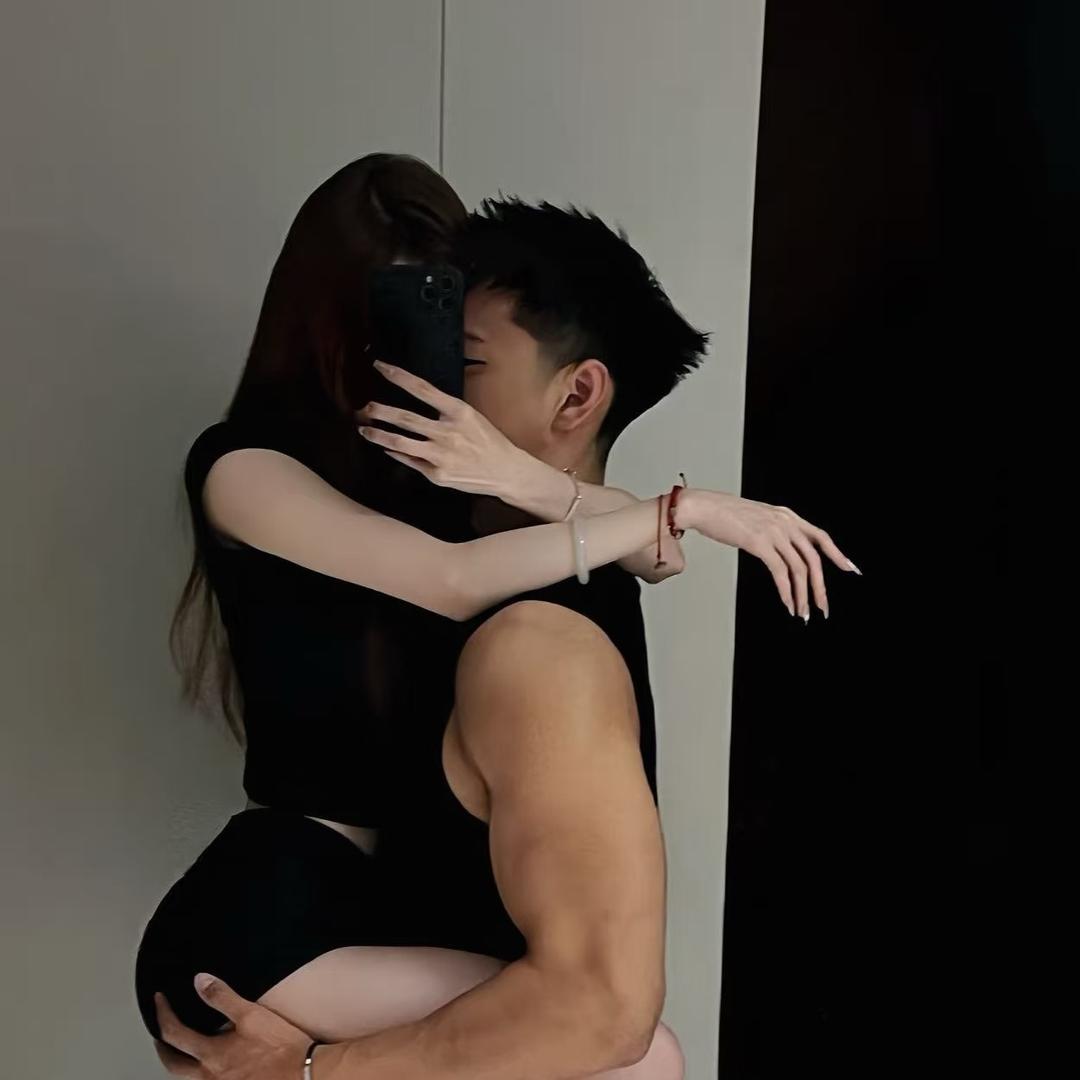月儿弯弯