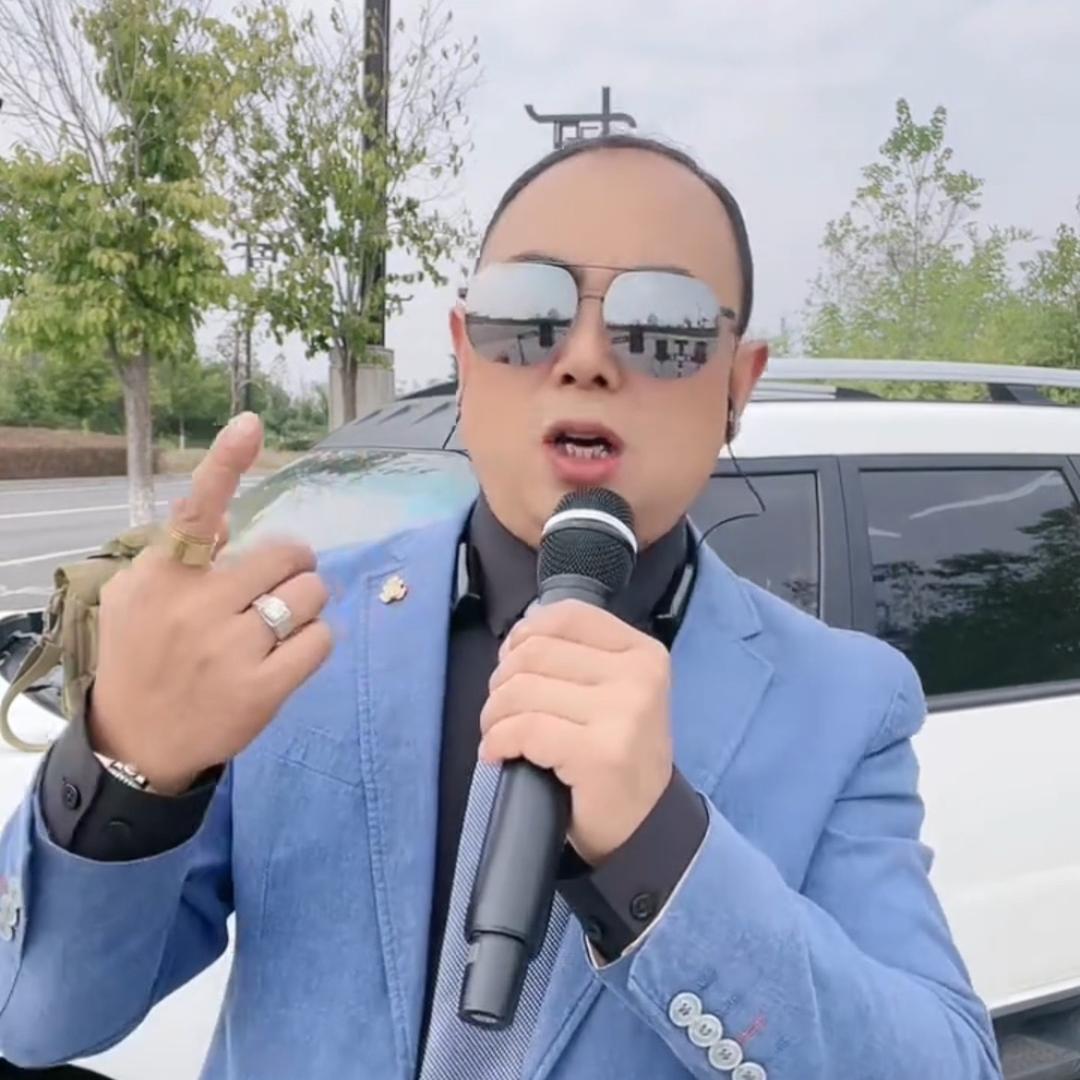 西北墨镜哥（洮洮）