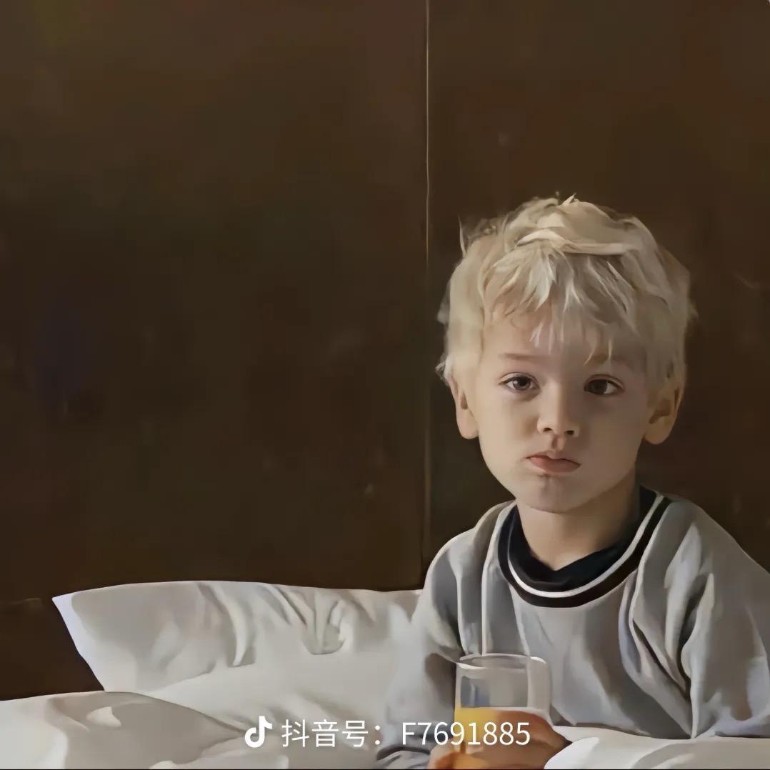 给植物人浇矿泉水