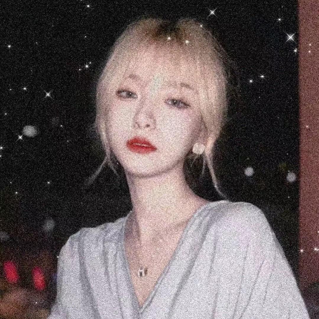 她似星辰揽月
