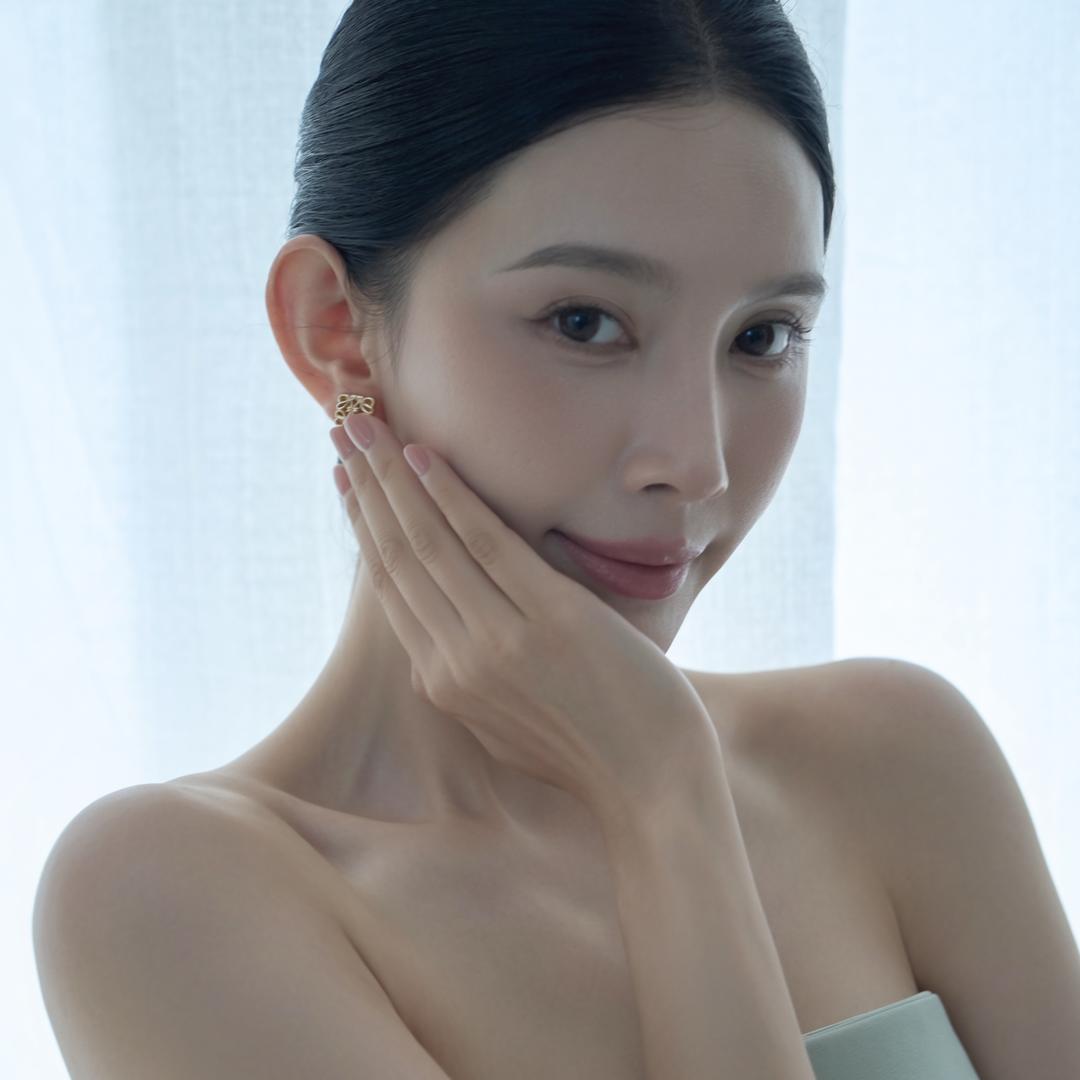 嘉嘉很童颜