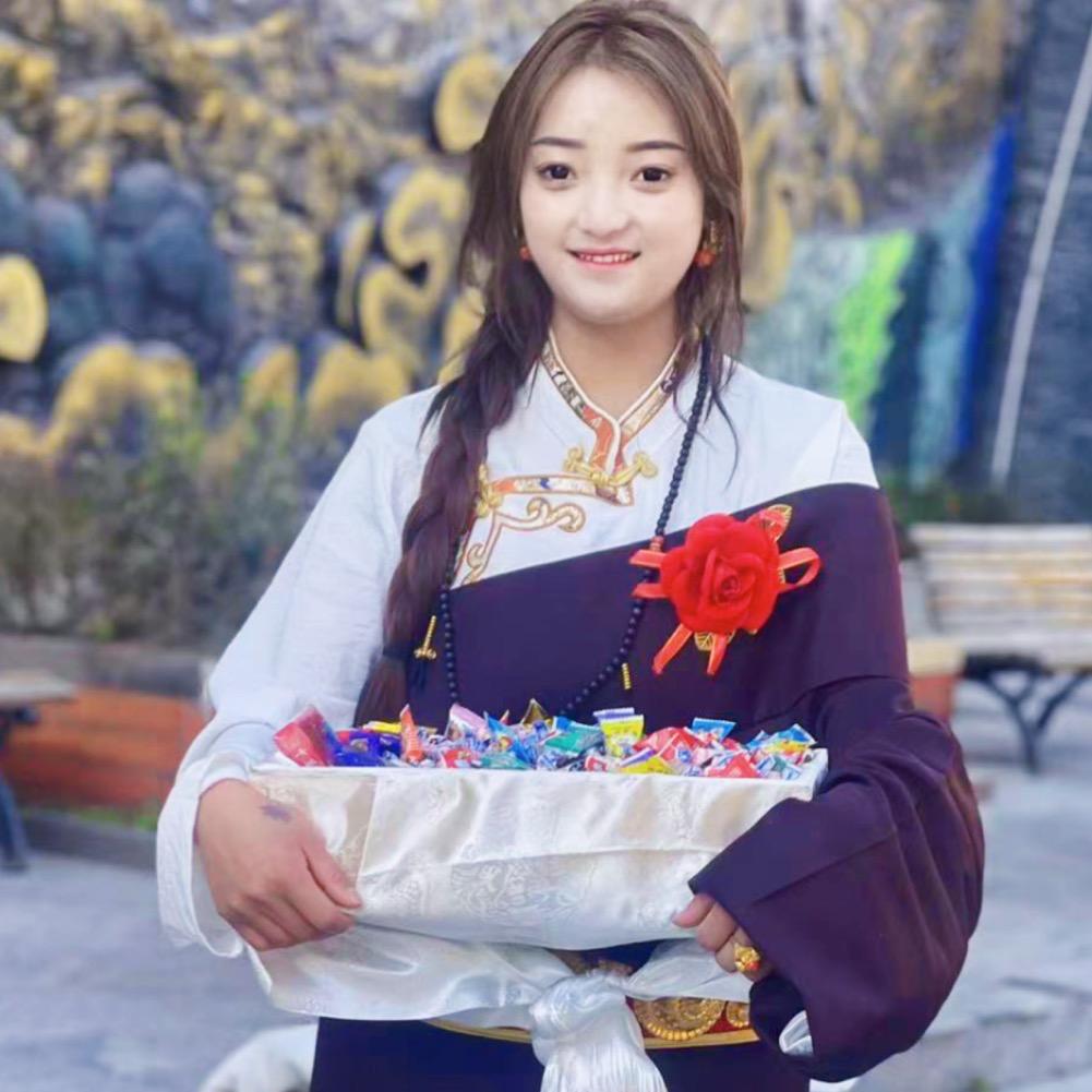 雅江松茸小妹