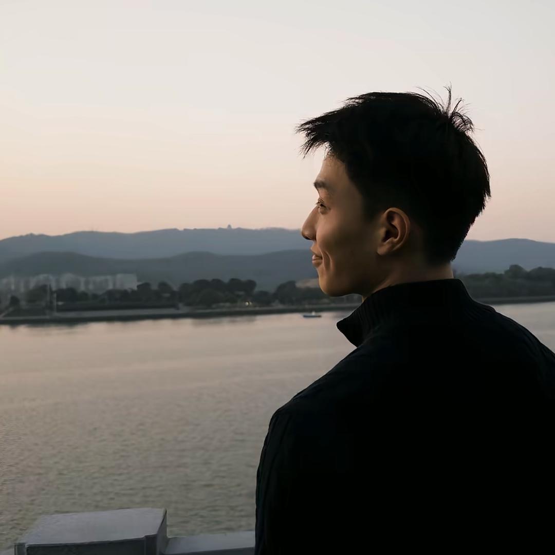 离异两个孩子的父亲