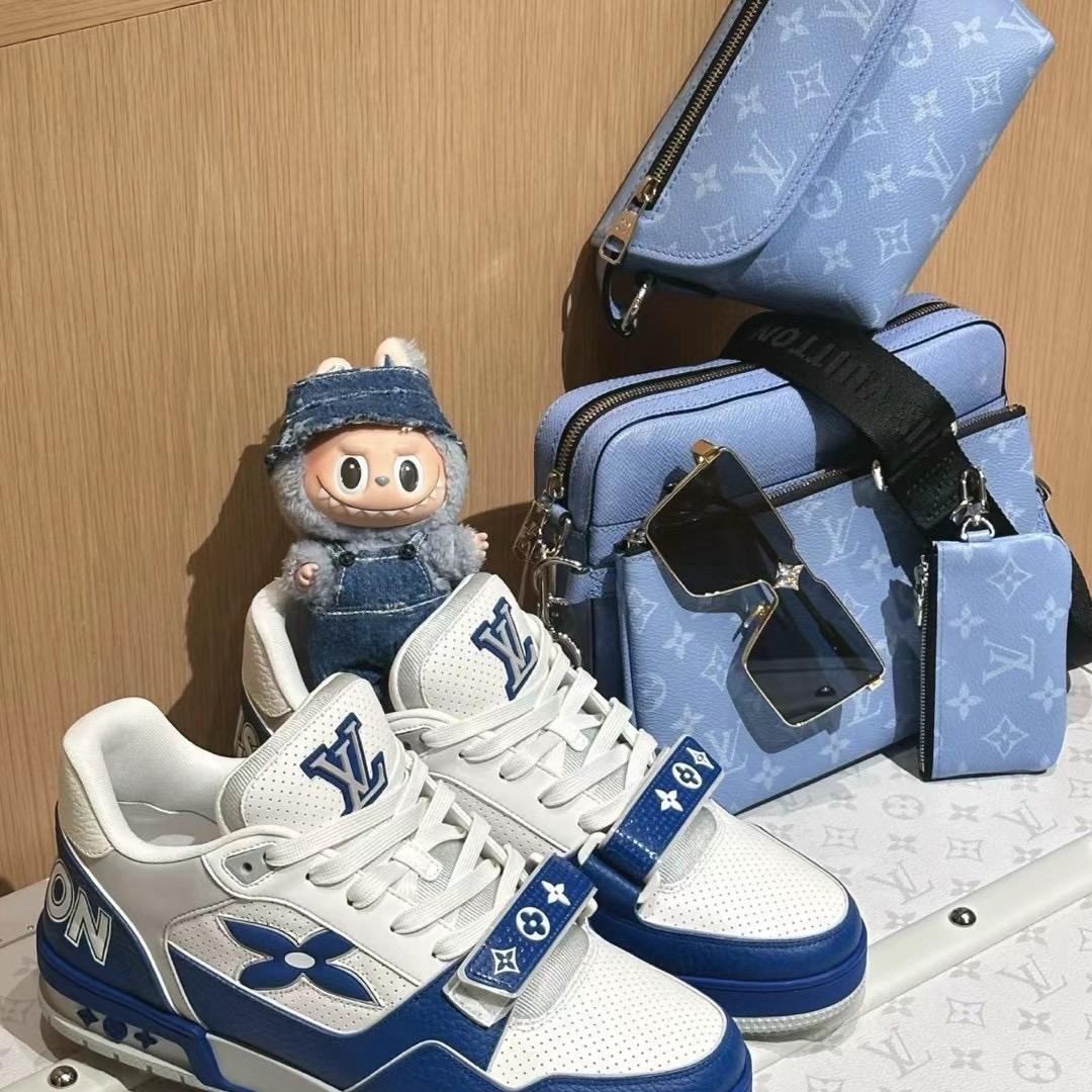 海里的人