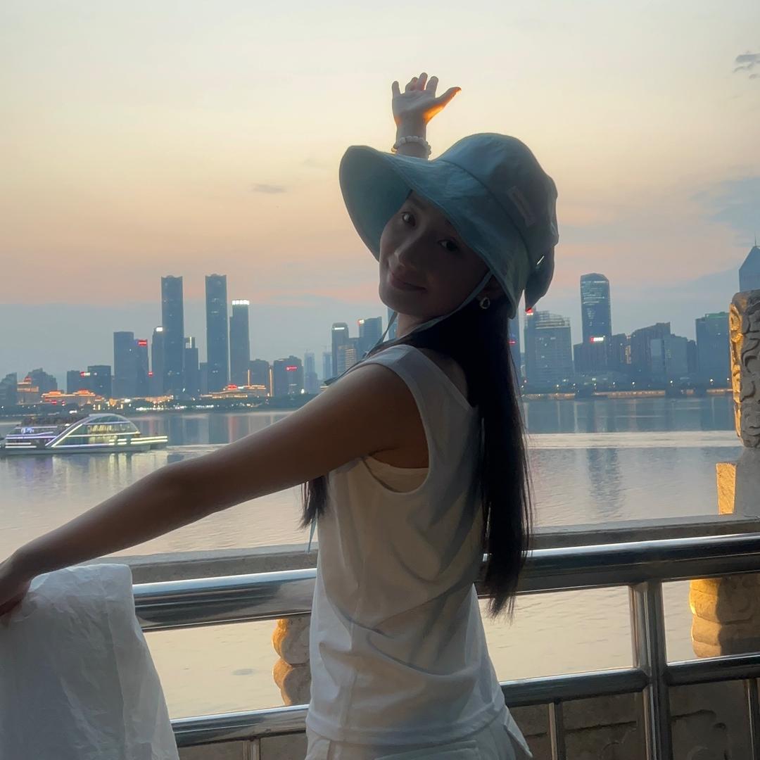 两个大拇指