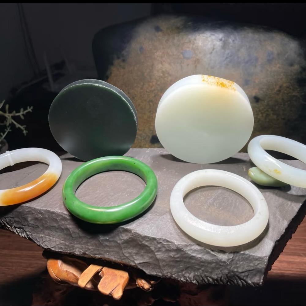 索索甄选和田玉