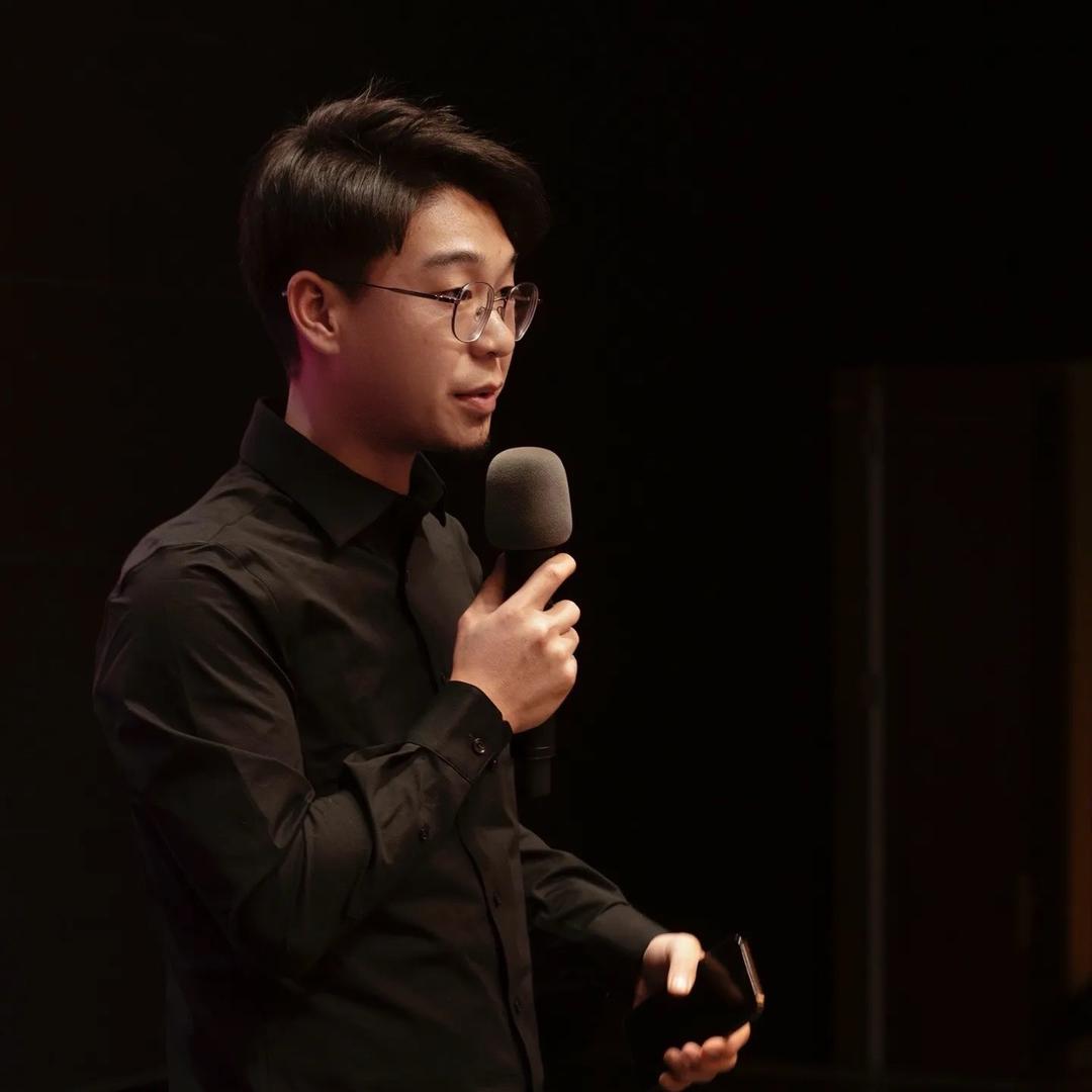 宏刚美术李进荣