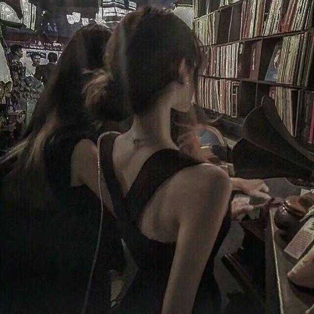 京城下小雨 。