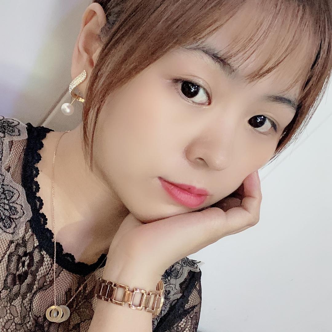黄毛丫头