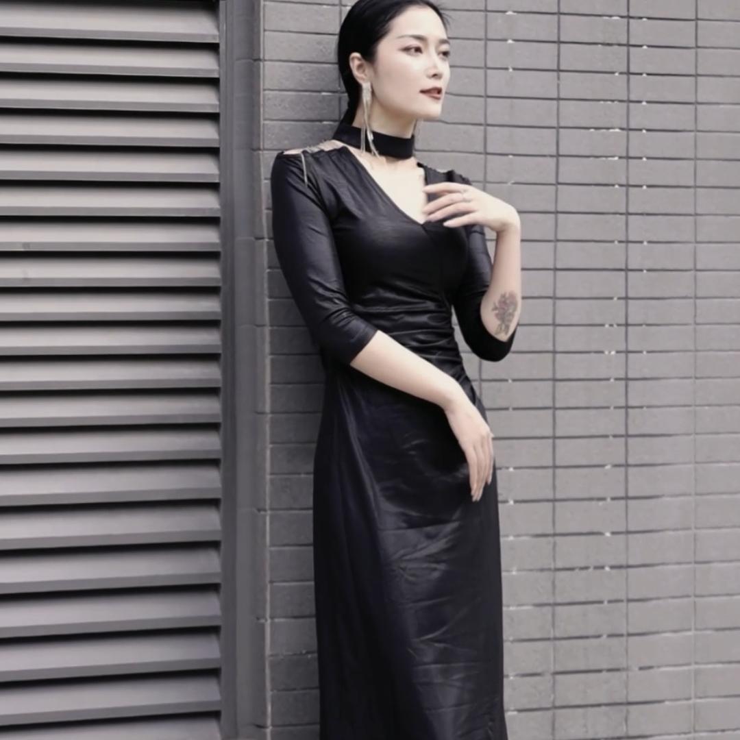 AIDUEIS艾朵伊丝服饰