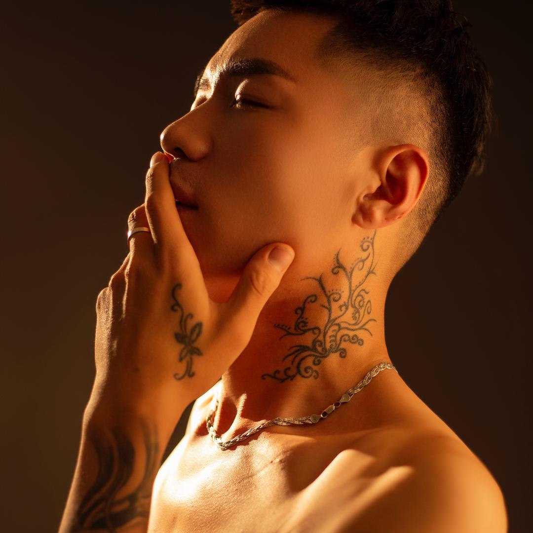 亮亮家串串