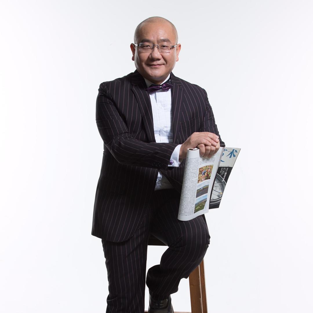 主持人张剑