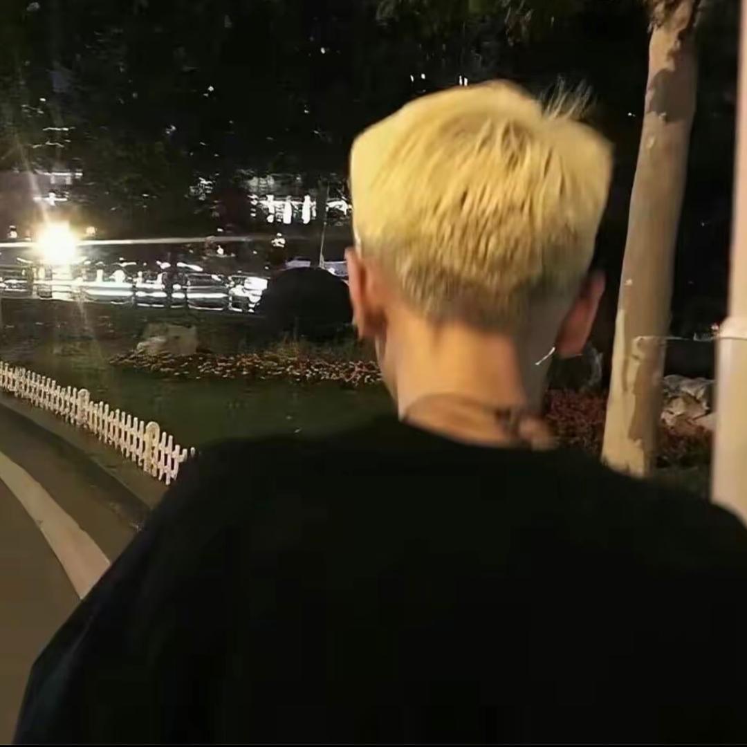 晚上喂鸡