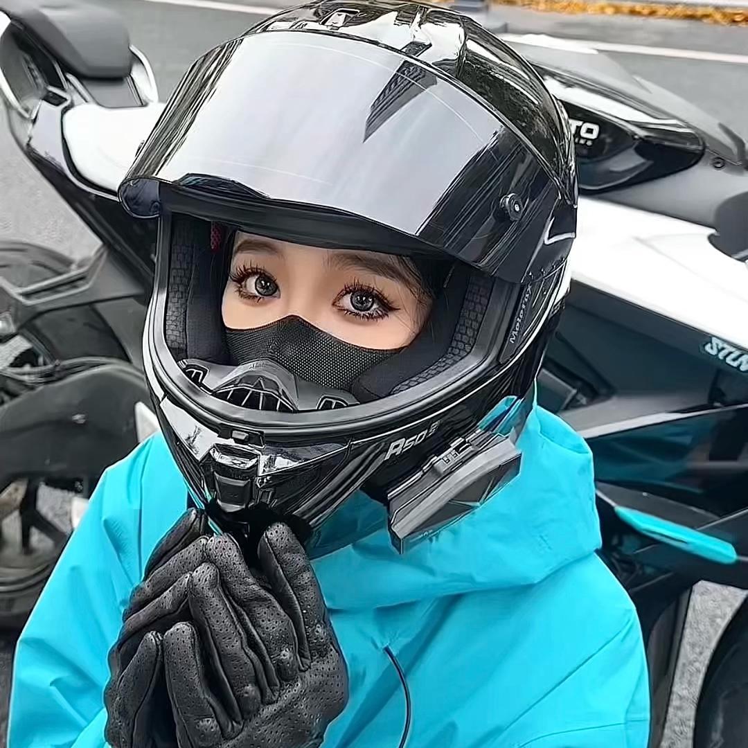 楚楚🏍️