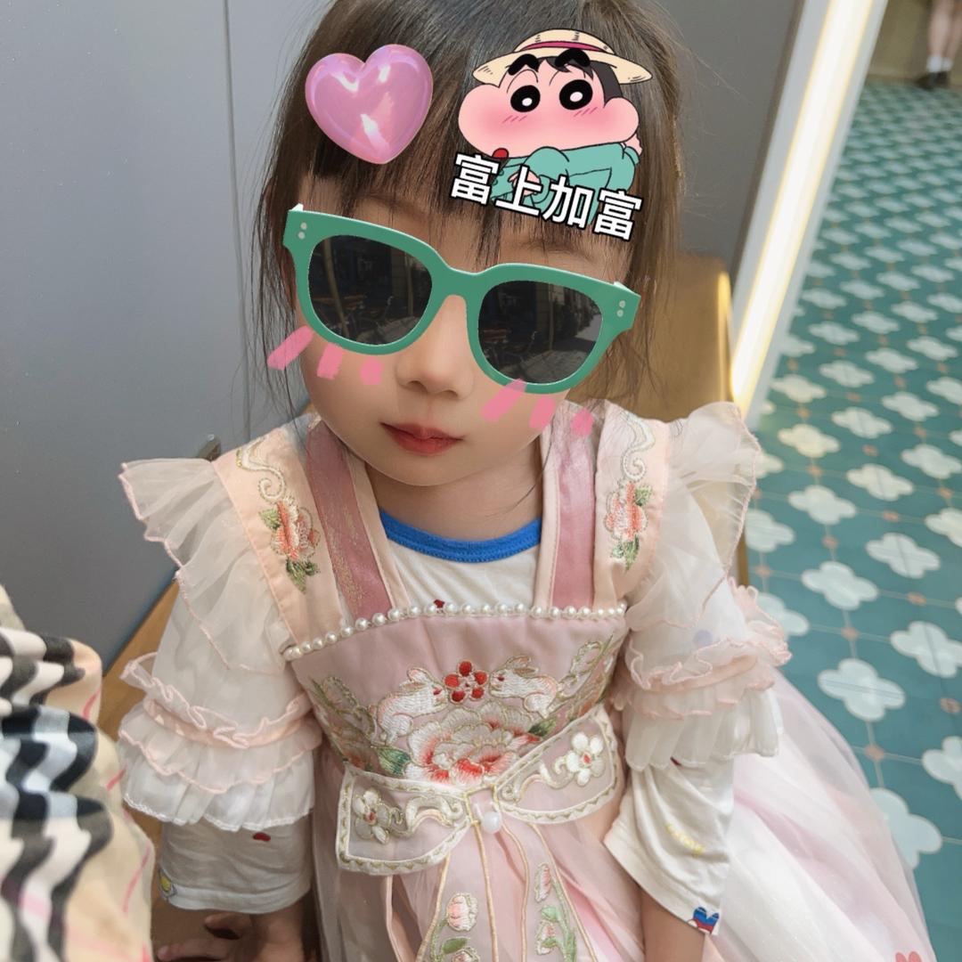 ¥@👩孙小姐和小石榴👧