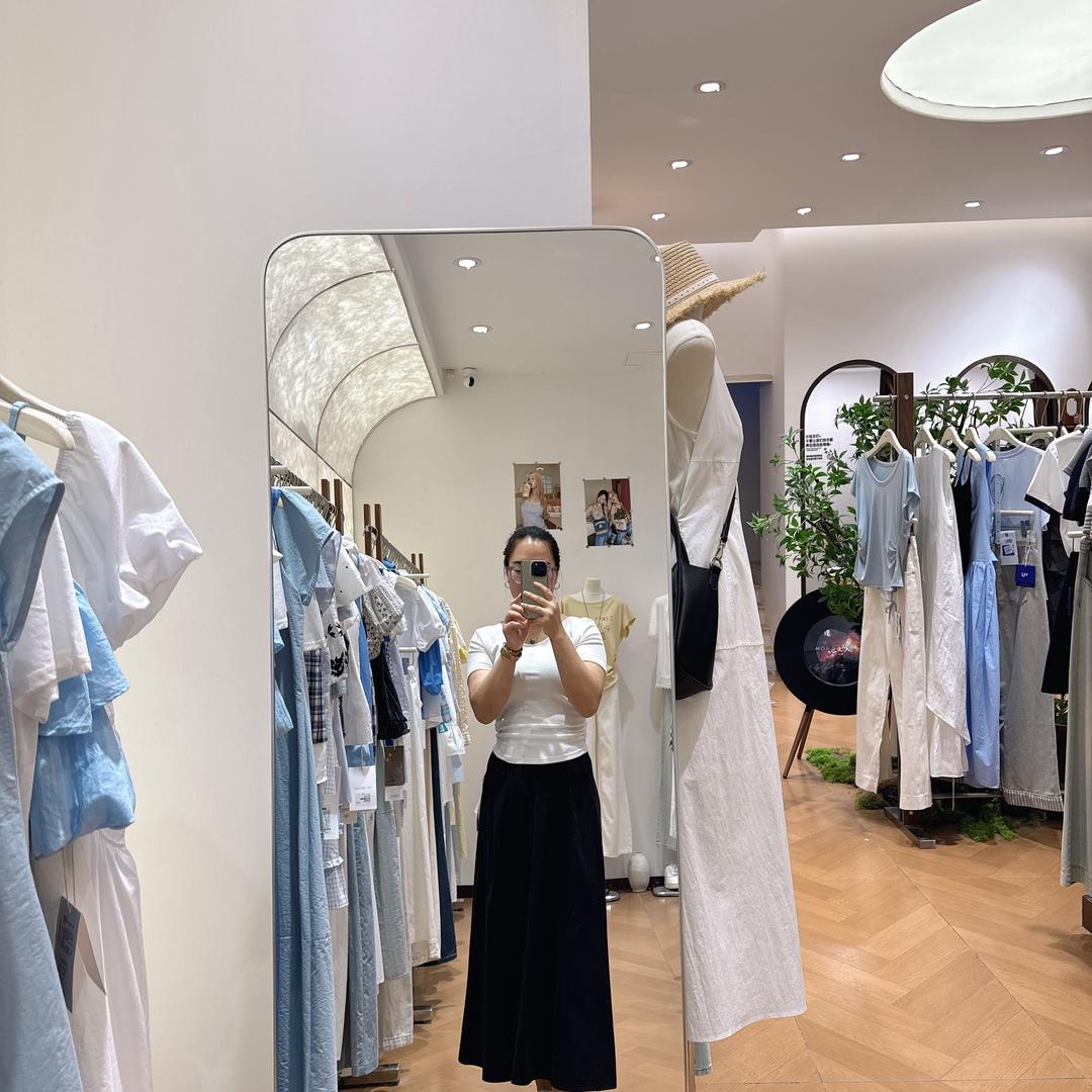 露出8颗牙齿的微笑🥰🥰