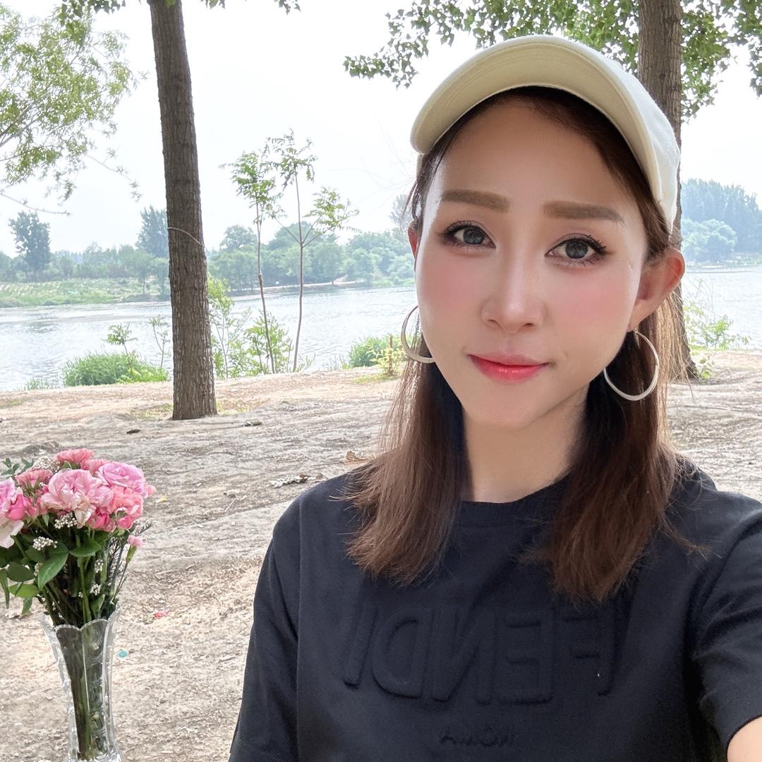YEONYI（연이）爱打球