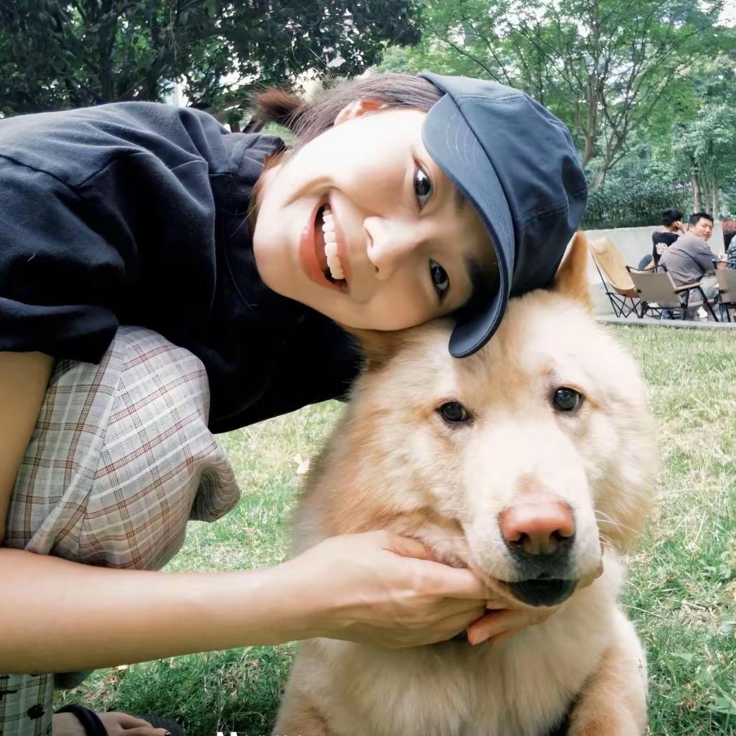 𝙈𝙚𝙡𝙖𝙣𝙘𝙝𝙤𝙡𝙮