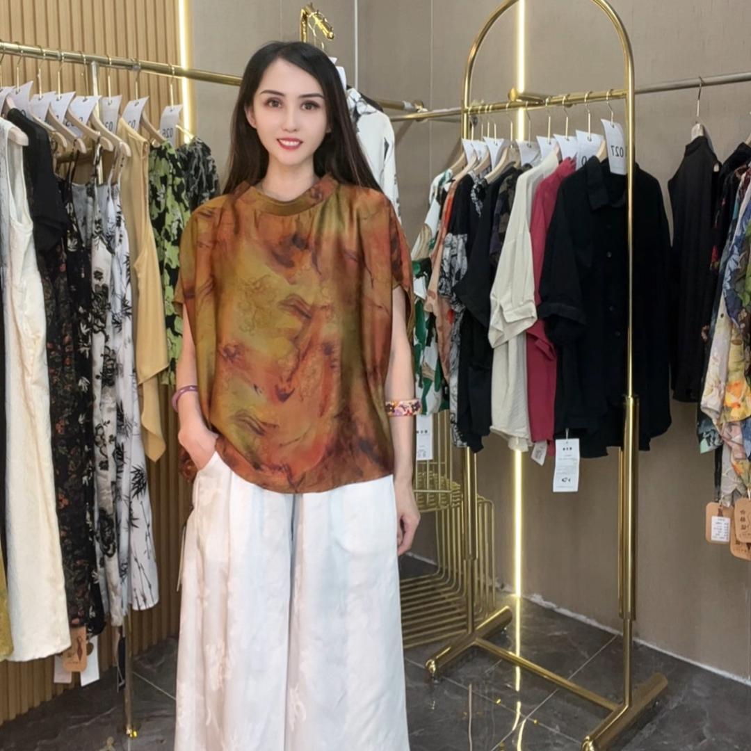 老板娘在广州开大码女装服装厂