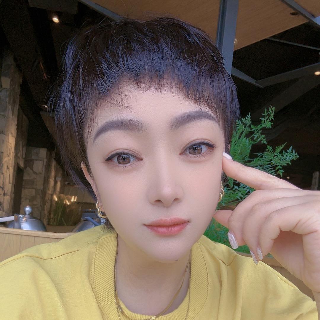 波波清澈映妍华