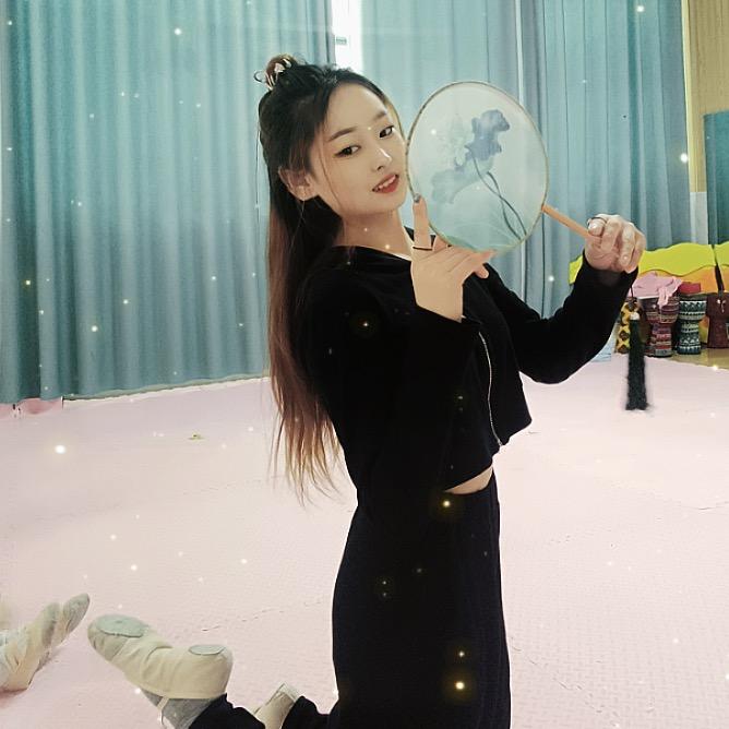 @是微不薇💃