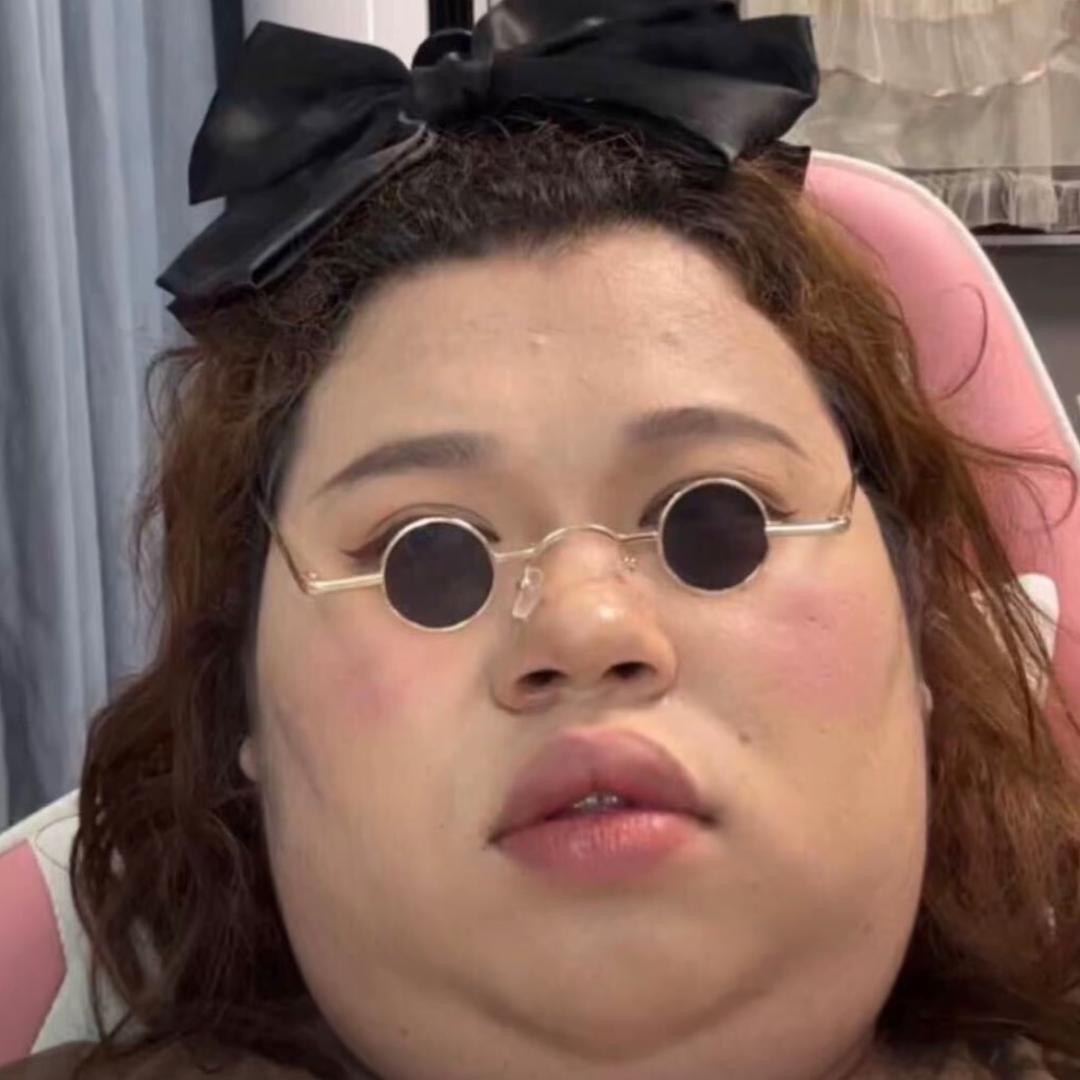 多金帅气霸道总裁爱上离婚绝经带娃的我