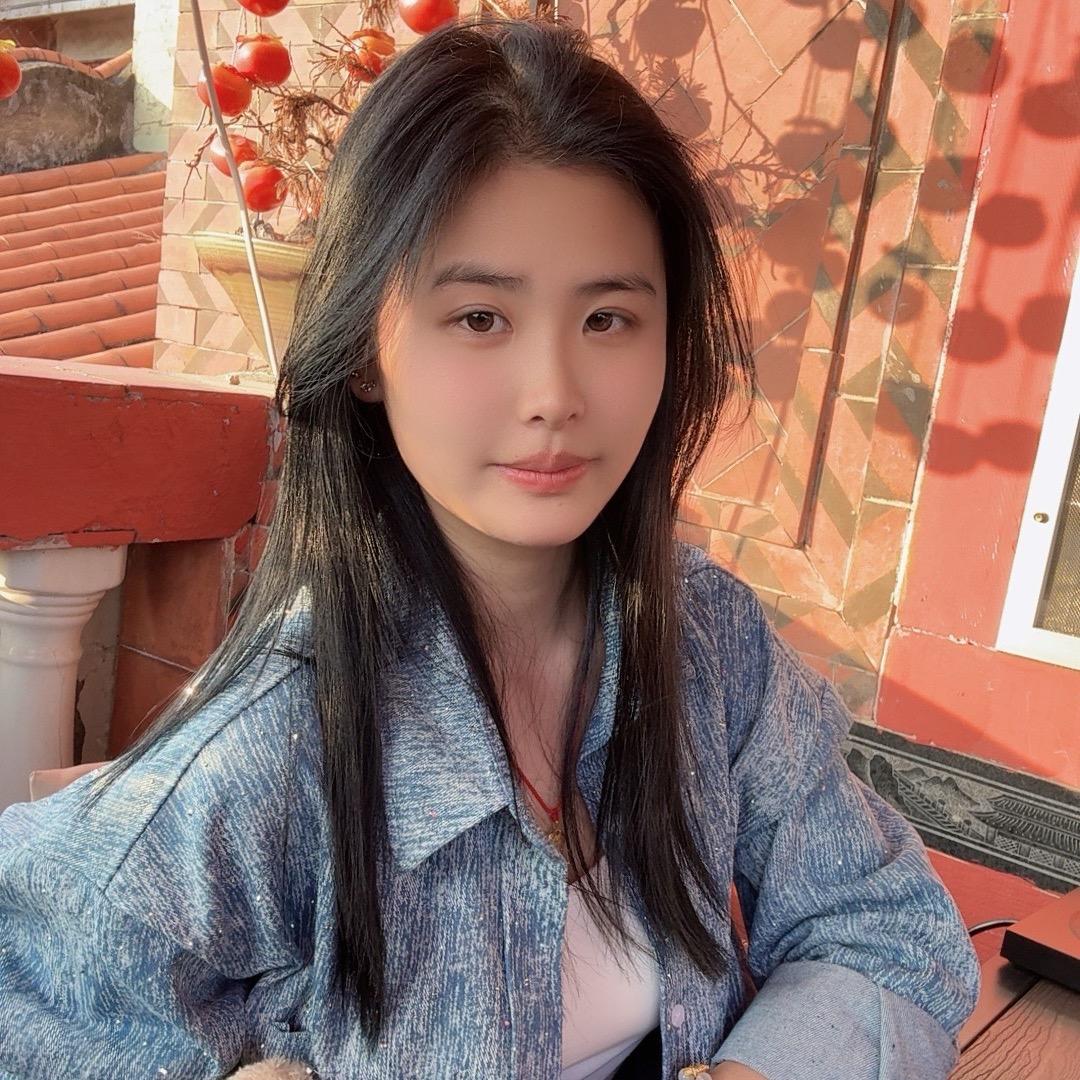 老阿姨的双下巴.