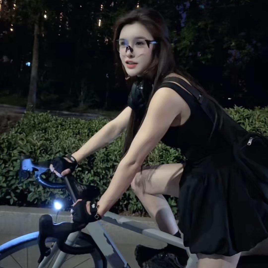 小九..