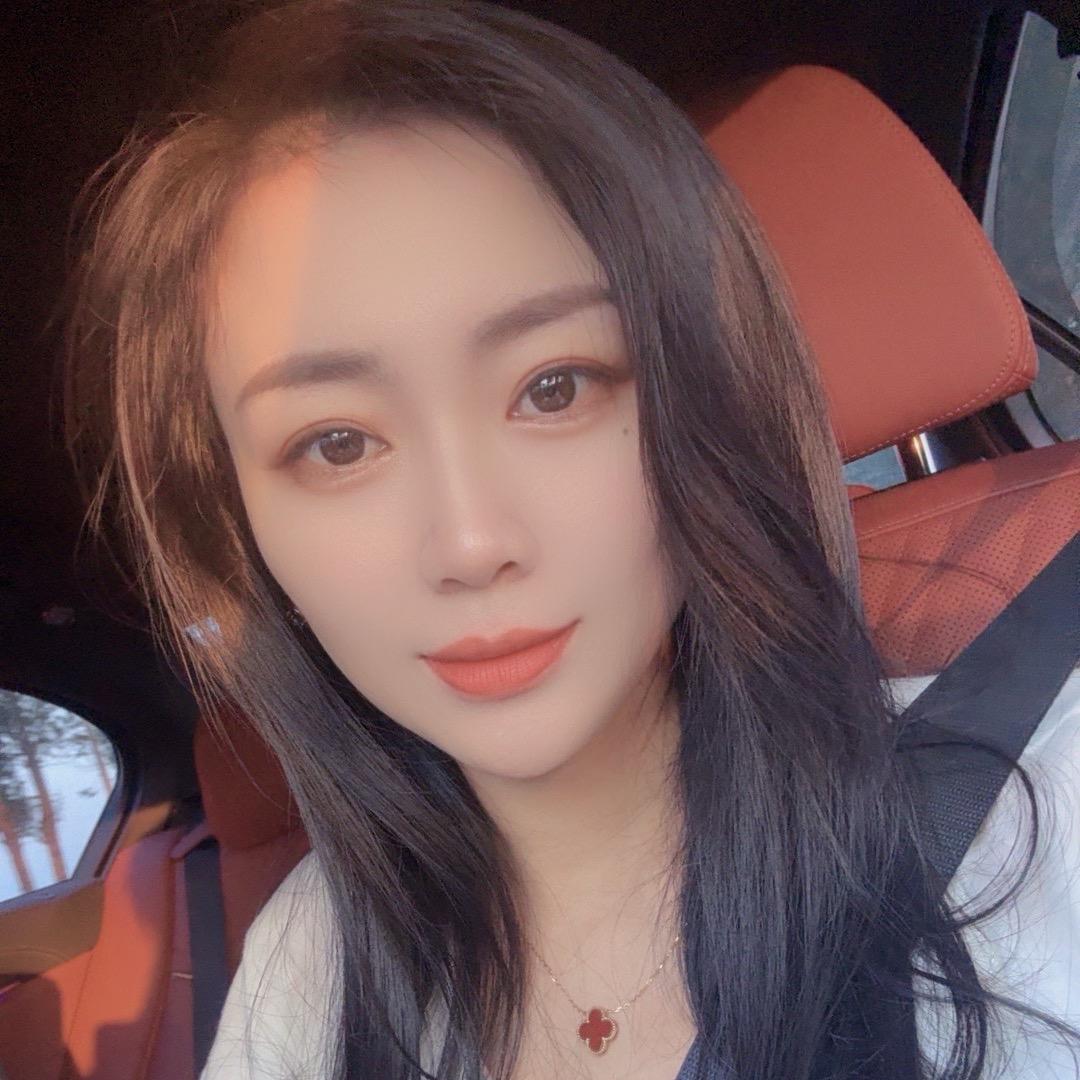 莉莉👄二小姐👄
