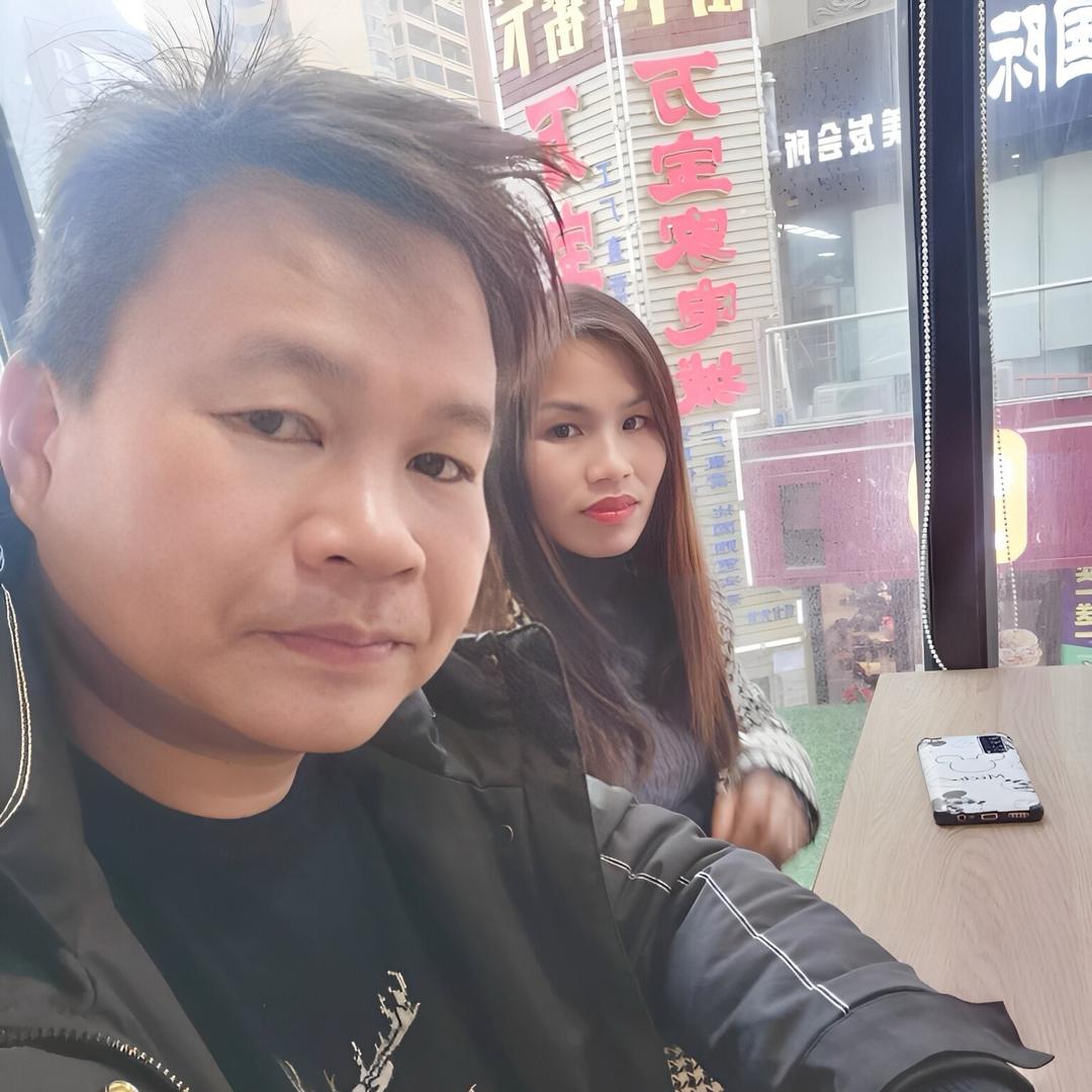 广西夫妻搅拌车打罐