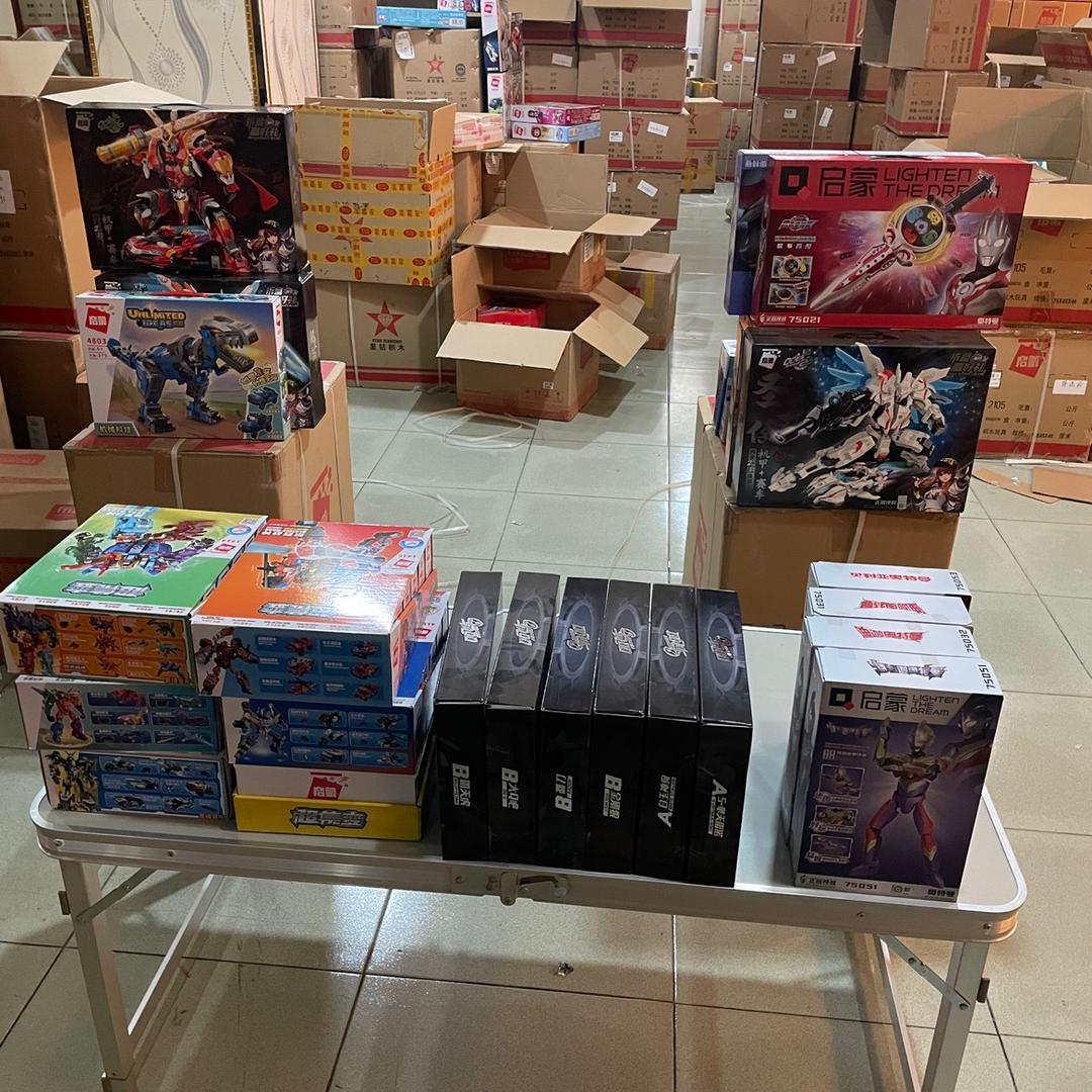 品娱玩具直销店