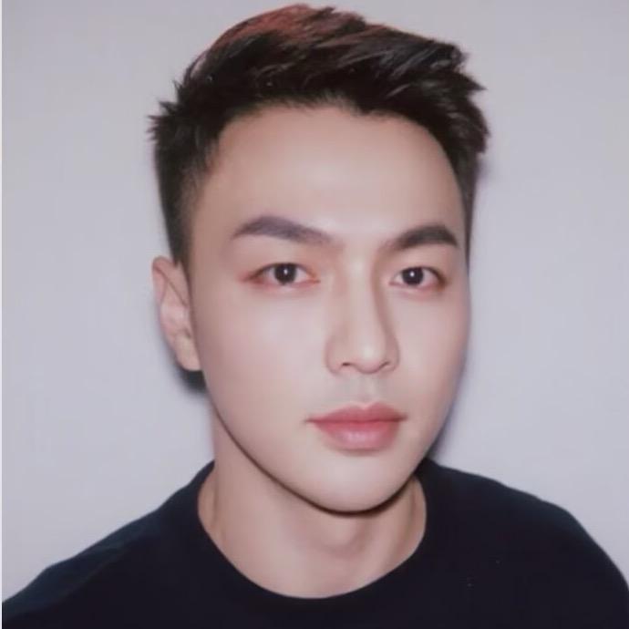 是個迷人反派。