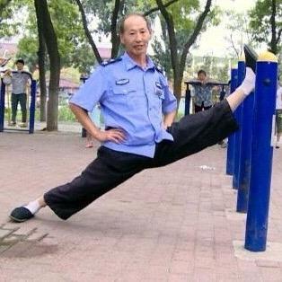 八十三岁门卫大爷